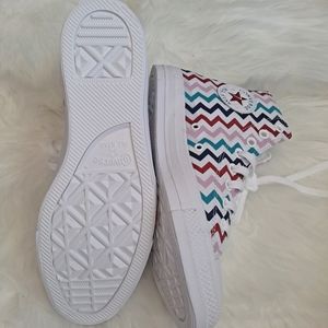 NWOT CTAS HI White/University Red sz. 9.5 W